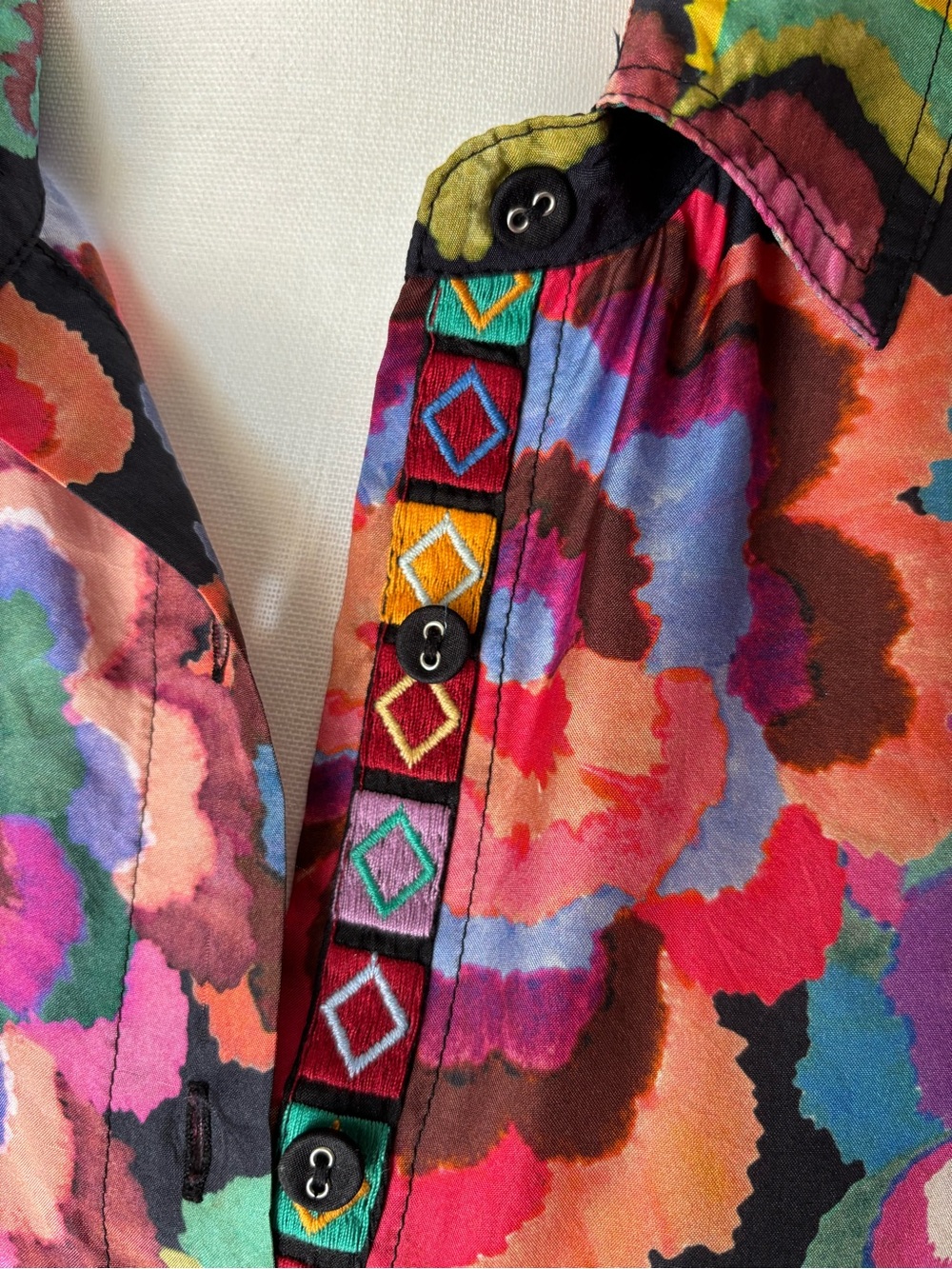 Johnny Was Workshop Calanthe Button Down 100% Silk Floral Blouse - Picture 9 of 11